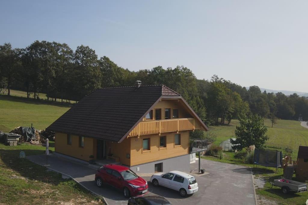 Snoopy House Apartment Zuzemberk
